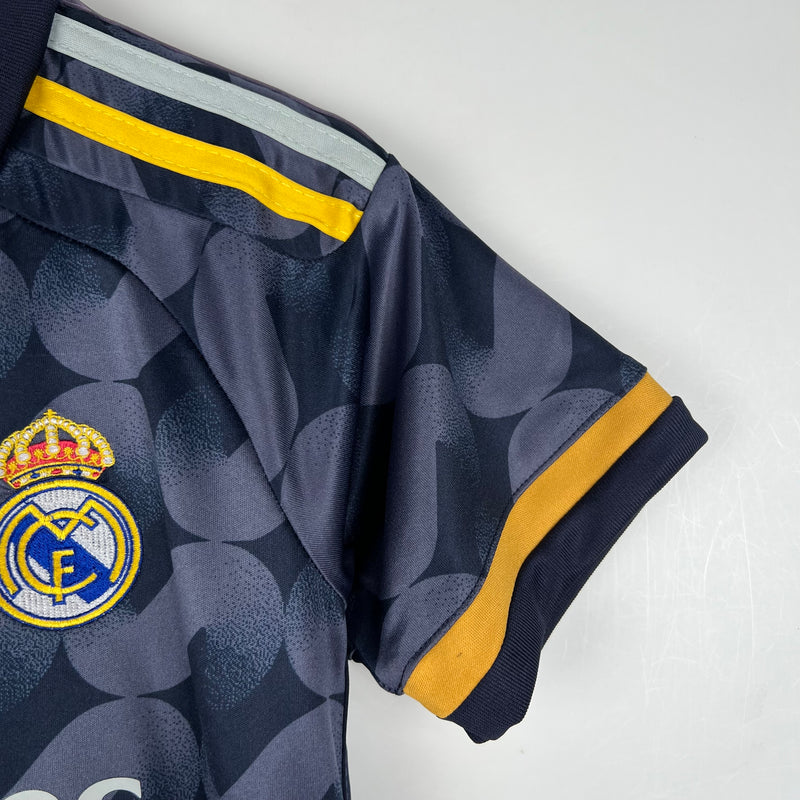 Kit Infantil Real Madrid 23/24 // Third